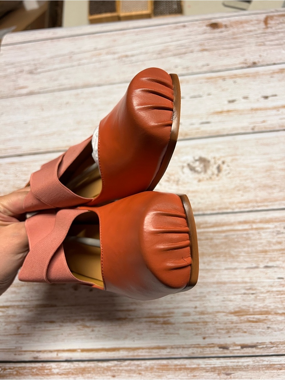 Women's Elastic Strap Leather Shoes - Picture 3 of 5